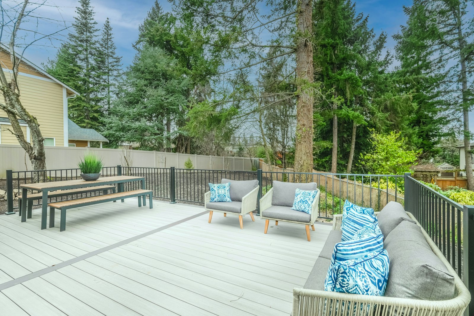 Wooden deck in the backyard, Zurich - Garden design, Terraces - Private homes